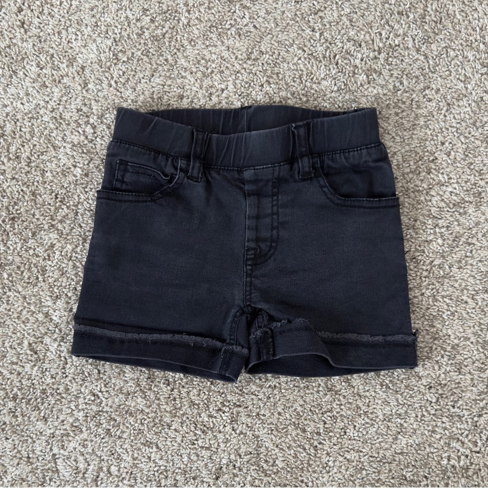 Beau Hudson toddler boys black shorts size 4